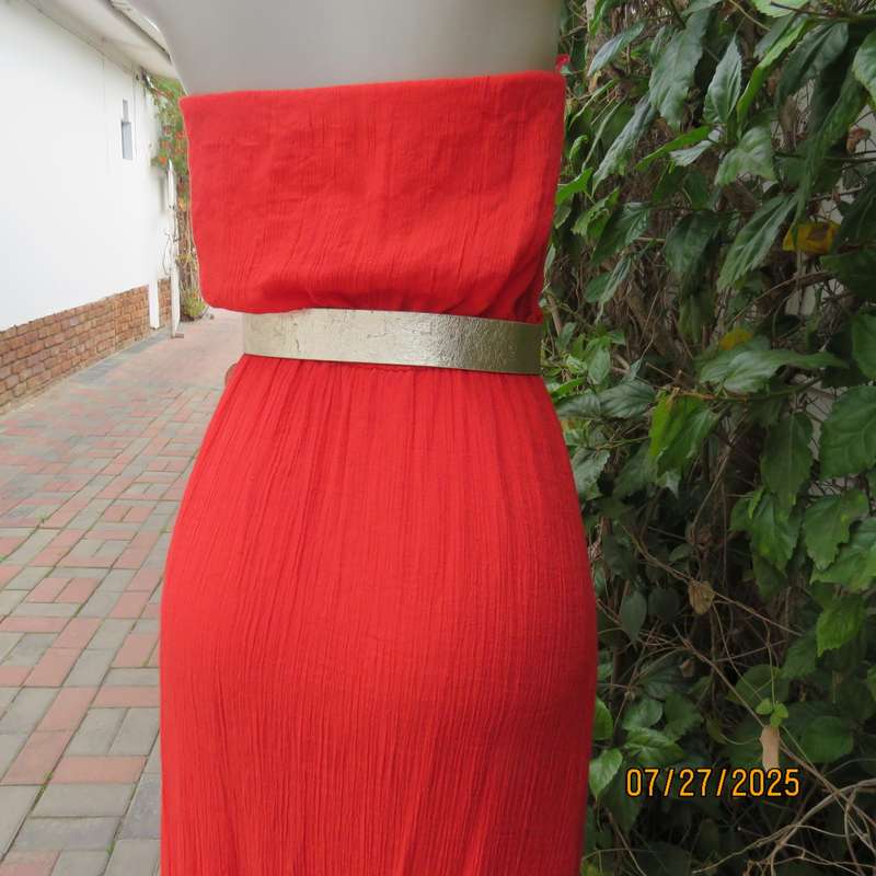 Ferrari red long strapless dress size 36. Elasticated waist. Crinkled poly-viscose. Polyester lining