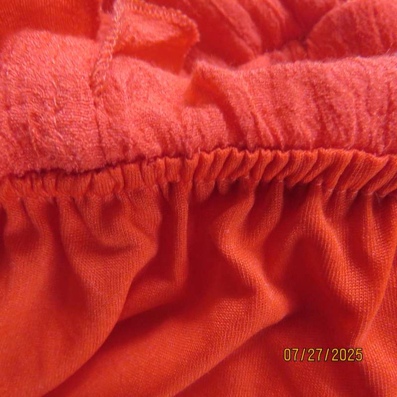 Ferrari red long strapless dress size 36. Elasticated waist. Crinkled poly-viscose. Polyester lining