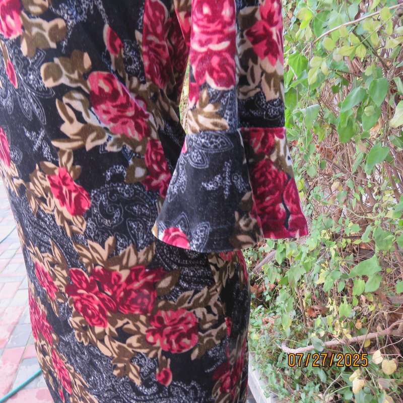 JUDY"S PRIDE luxury stretch velvet calf length slip over dress. Bracelet length sleeves. Size 37