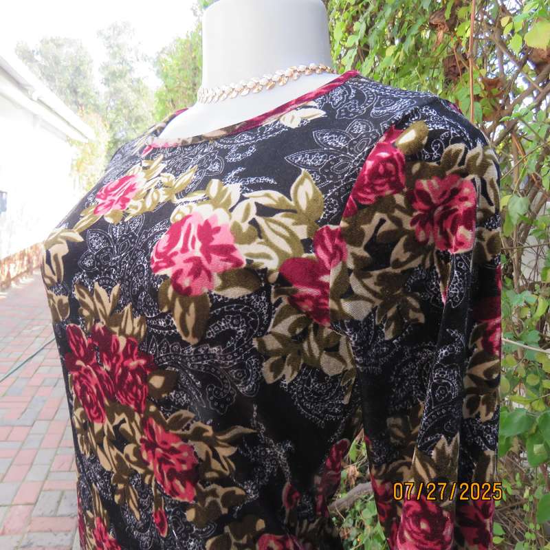 JUDY"S PRIDE luxury stretch velvet calf length slip over dress. Bracelet length sleeves. Size 37