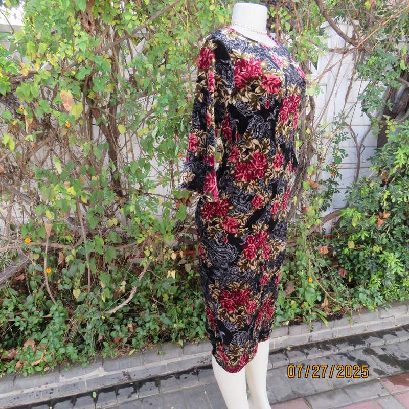 JUDY"S PRIDE luxury stretch velvet calf length slip over dress. Bracelet length sleeves. Size 37