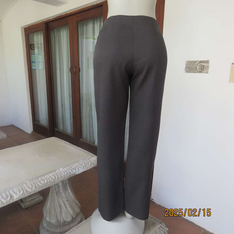 Fabulous tailored TRUWORTHS dress pants size 34. Perfect fit. Dark green-thin maroon stripe. As new