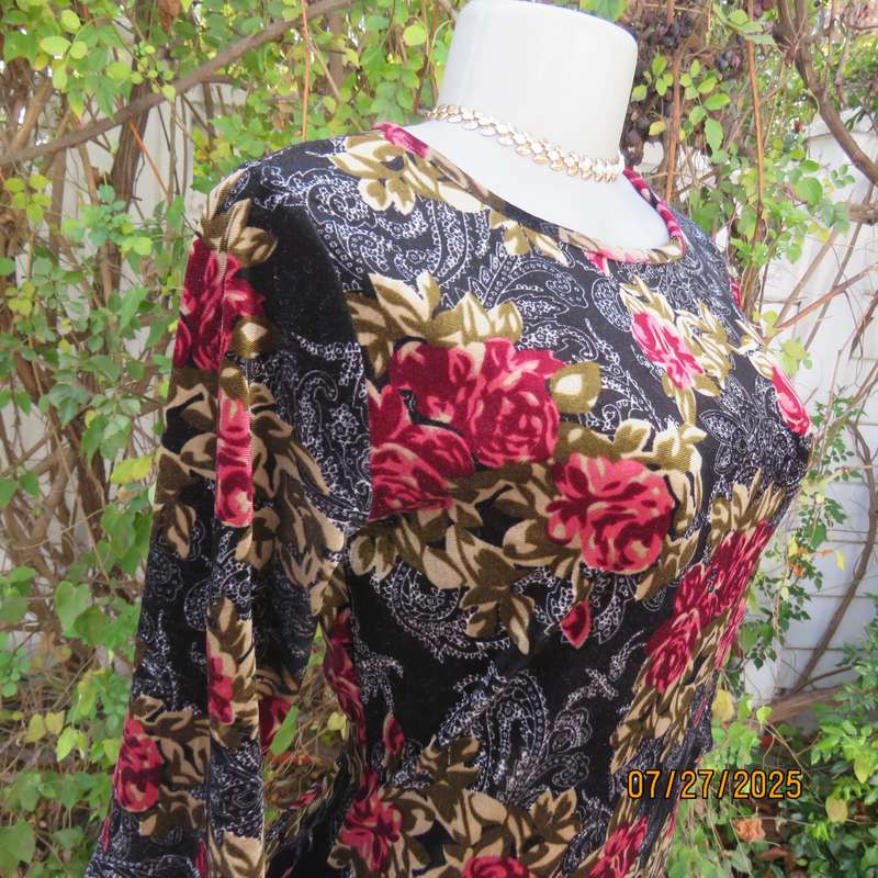 JUDY"S PRIDE luxury stretch velvet calf length slip over dress. Bracelet length sleeves. Size 37