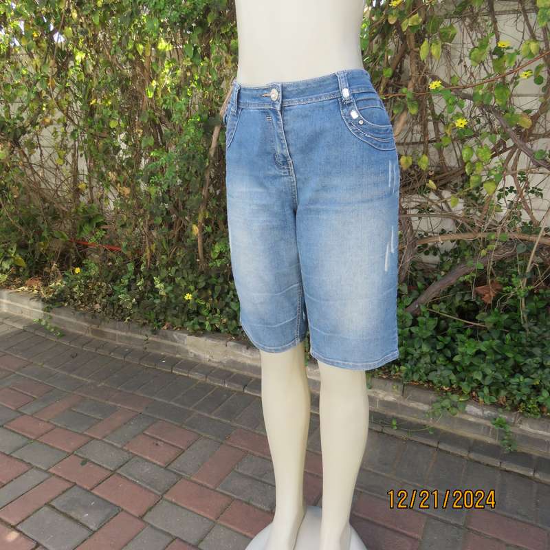 Blue denim jean shorts in polycotton stretch by MILADY'S size 40. Used but in good cond.