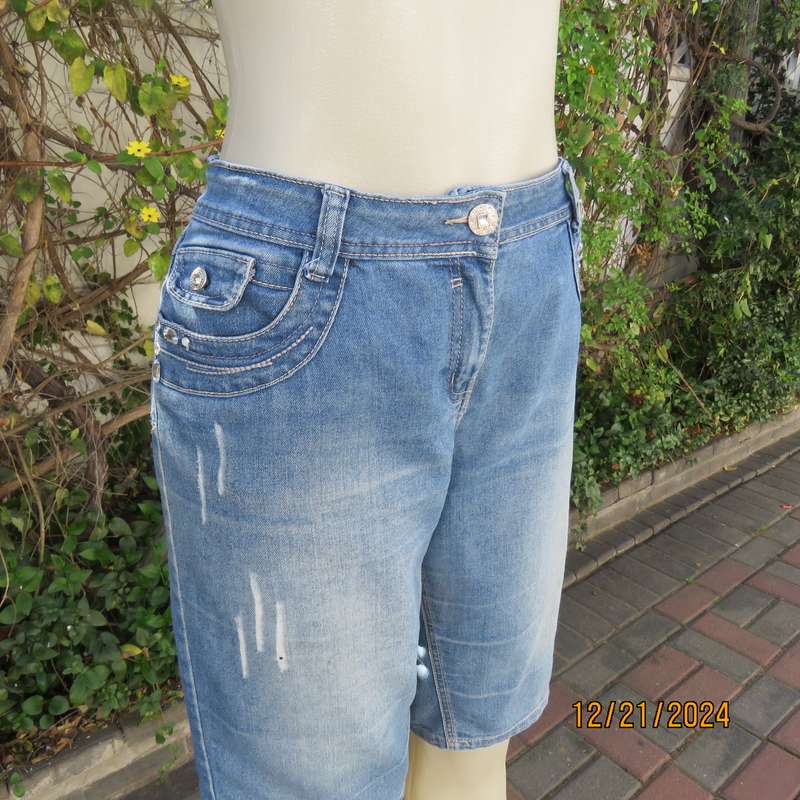 Blue denim jean shorts in polycotton stretch by MILADY'S size 40. Used but in good cond.