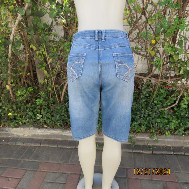 Blue denim jean shorts in polycotton stretch by MILADY'S size 40. Used but in good cond.
