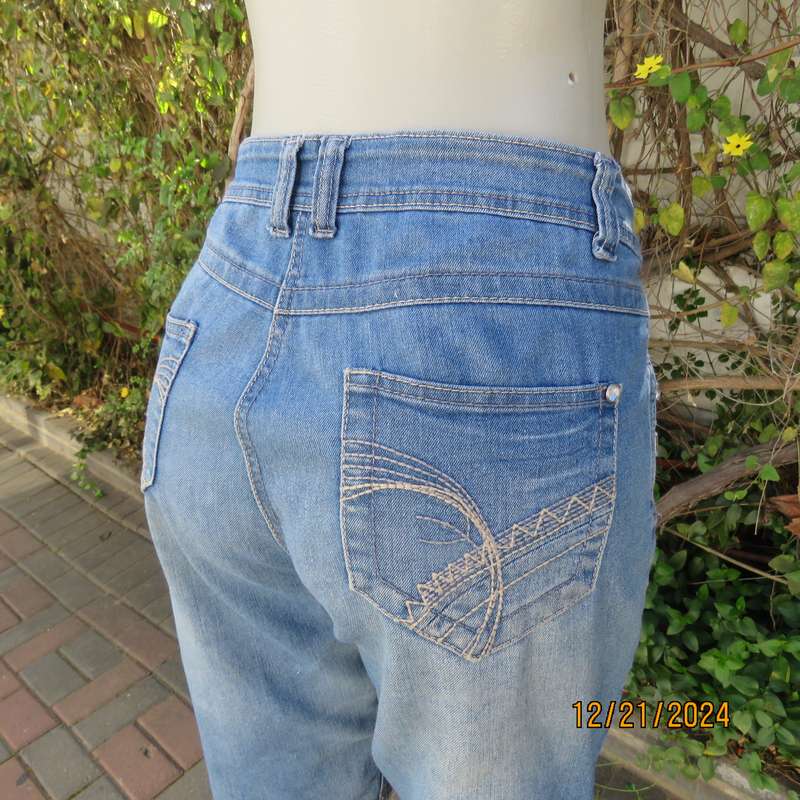 Blue denim jean shorts in polycotton stretch by MILADY'S size 40. Used but in good cond.