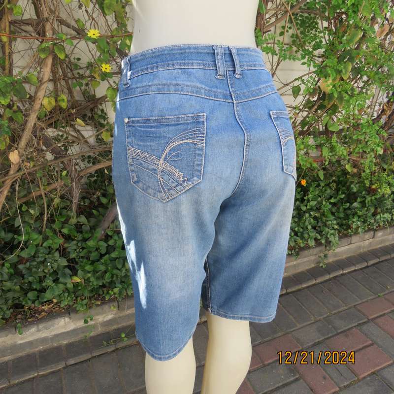 Blue denim jean shorts in polycotton stretch by MILADY'S size 40. Used but in good cond.