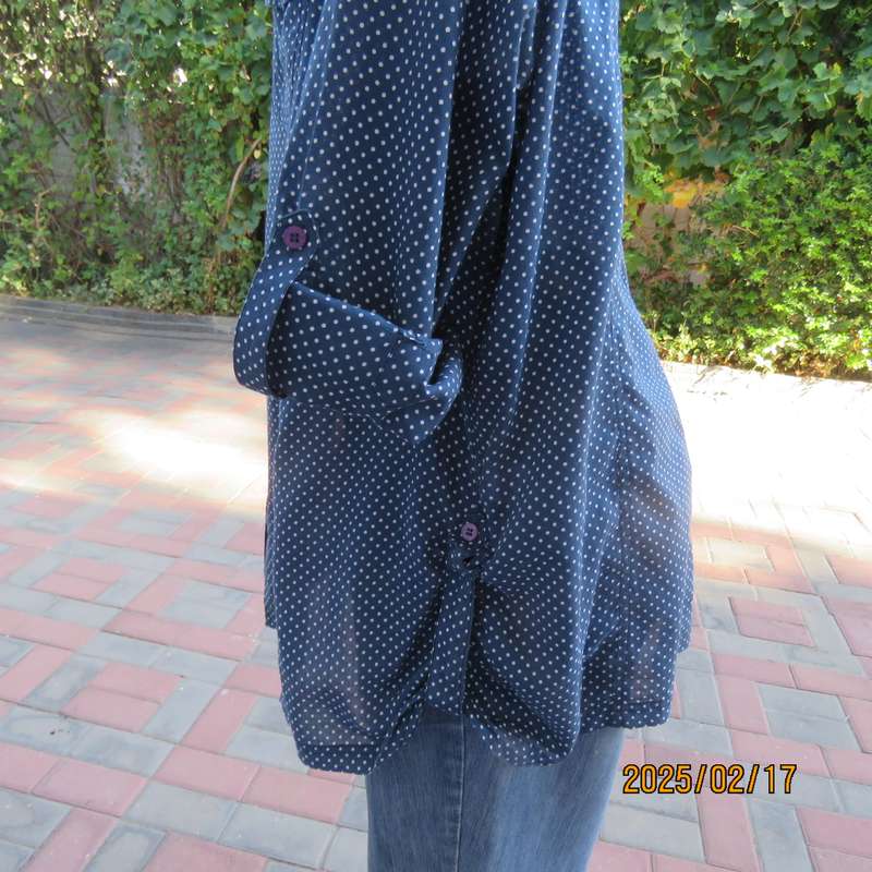 DONNA CLAIRE size 44 navy long sleeve white polkadot cotton shirt. Dummy pockets. As new.