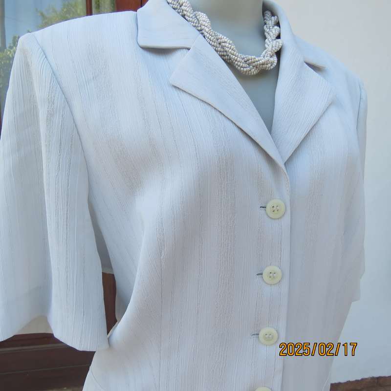 Amazing RETUS silver grey short sleeve button down-open collar top-jacket size 36. Dummy pockets.