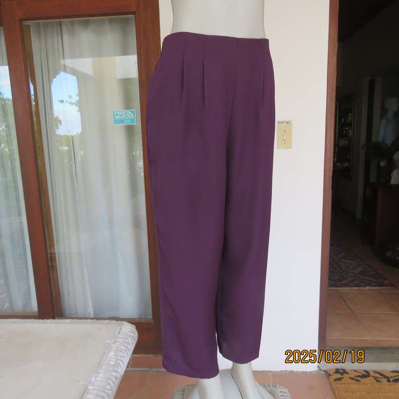 EXCEPTIONAL mulberry comfy dress pants. Bandless front. Pleats. Elasticated back. Size 42.As new