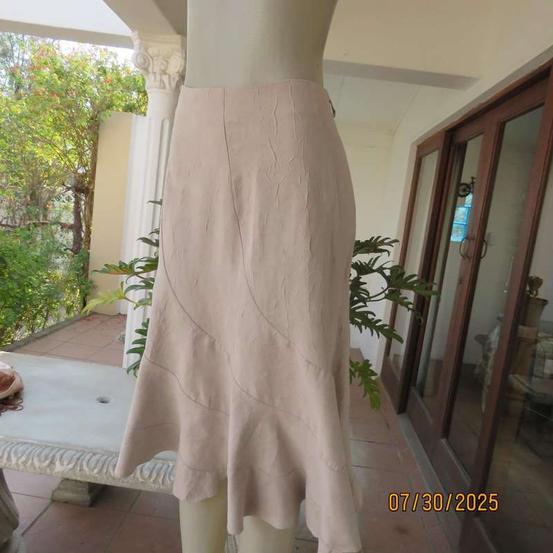 FOSHINI ecru colour textured polyester unique paneled skirt size 36