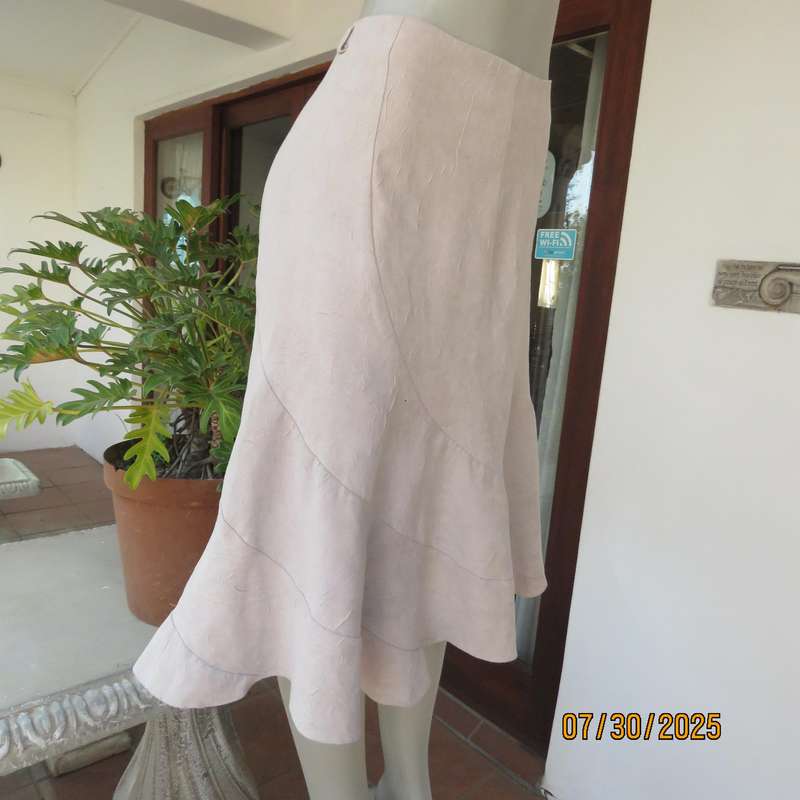 FOSHINI ecru colour textured polyester unique paneled skirt size 36