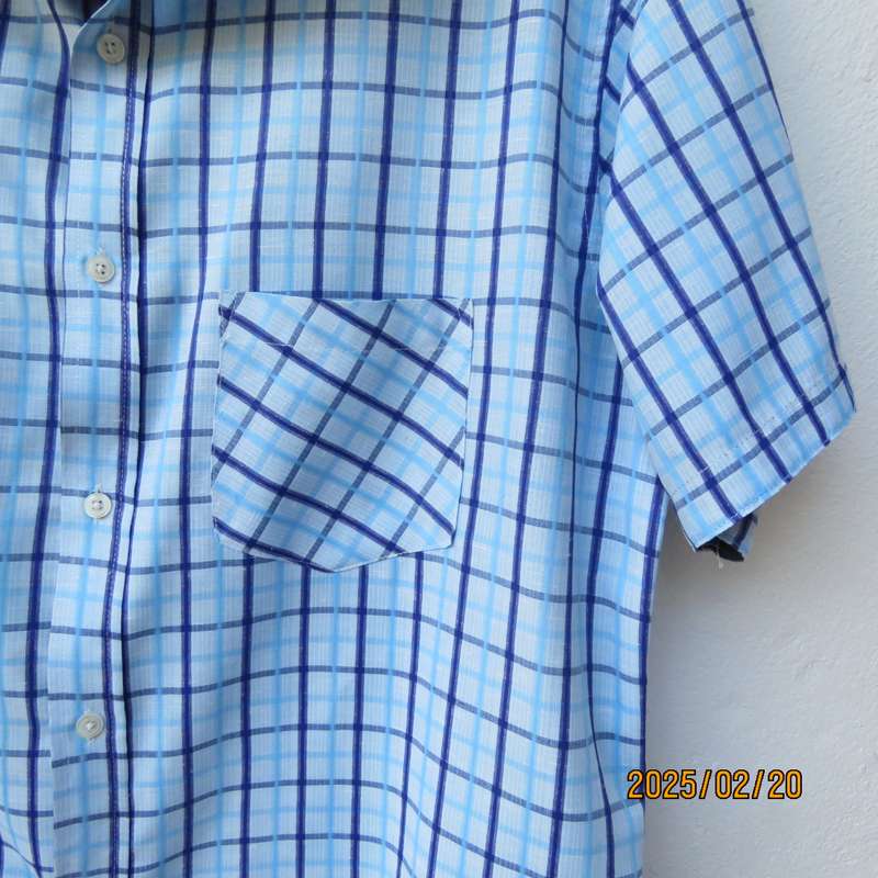 Casual NO RULES short sleeve polycotton classic fit men's shirt. One pocket.Size Large. Blue check.