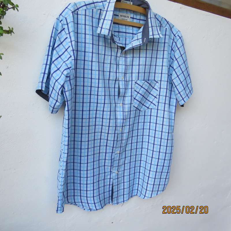 Casual NO RULES short sleeve polycotton classic fit men's shirt. One pocket.Size Large. Blue check.