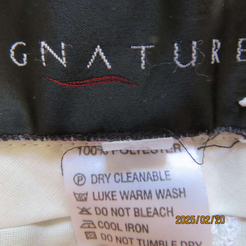Men's SIGNATURE dark beige polyester pants size 29. Pleated front. Side pockets-one back. Very good