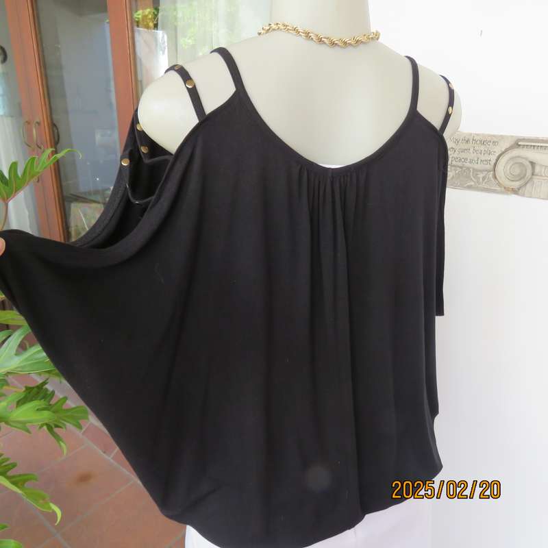 Fabulous GRATITUTE naked shoulder with 3 studded bands black top. Peephole on front. As new cond.