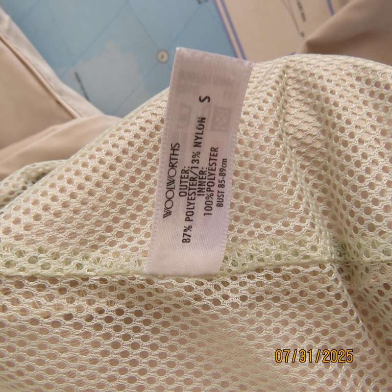 WOOLWORTHS oats colour 2 piece leisure outfit with hooded zip-up jacket. Size 35