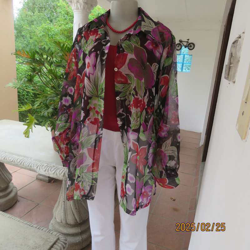 LOUNISA German brand long sleeve sheer polyester colourful floral top. Button down.Size 40-42.As new