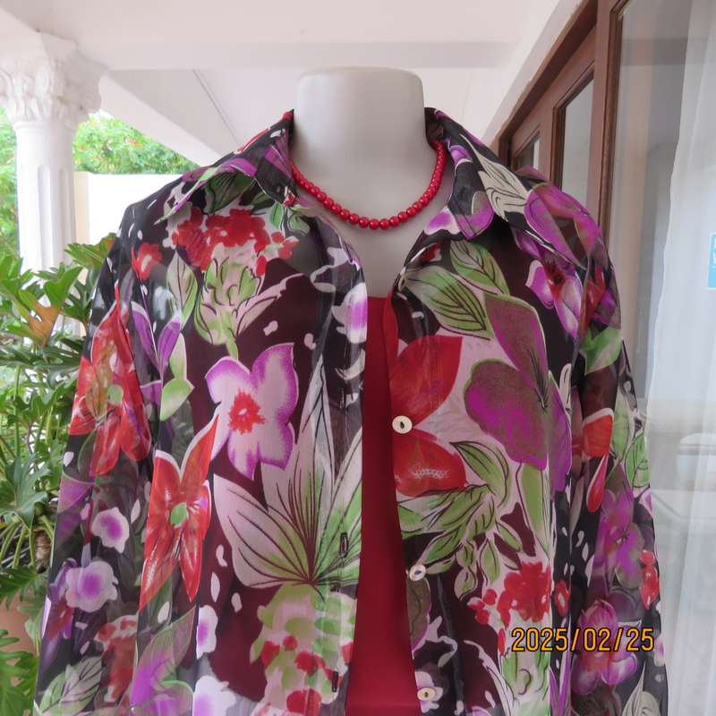 LOUNISA German brand long sleeve sheer polyester colourful floral top. Button down.Size 40-42.As new