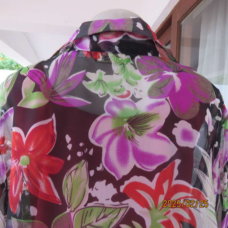 LOUNISA German brand long sleeve sheer polyester colourful floral top. Button down.Size 40-42.As new