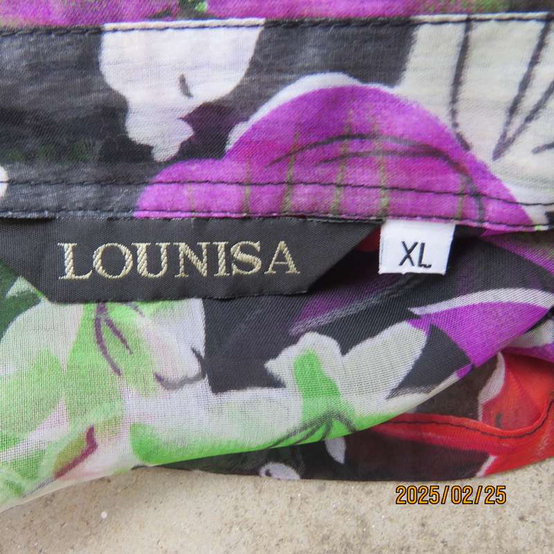 LOUNISA German brand long sleeve sheer polyester colourful floral top. Button down.Size 40-42.As new