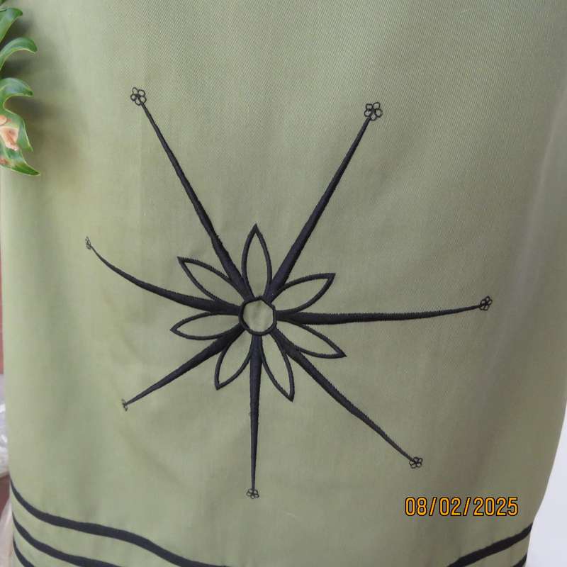 JUDY'S Pride pickle green a-line textured polyester size 40 skirt Black embroidery.