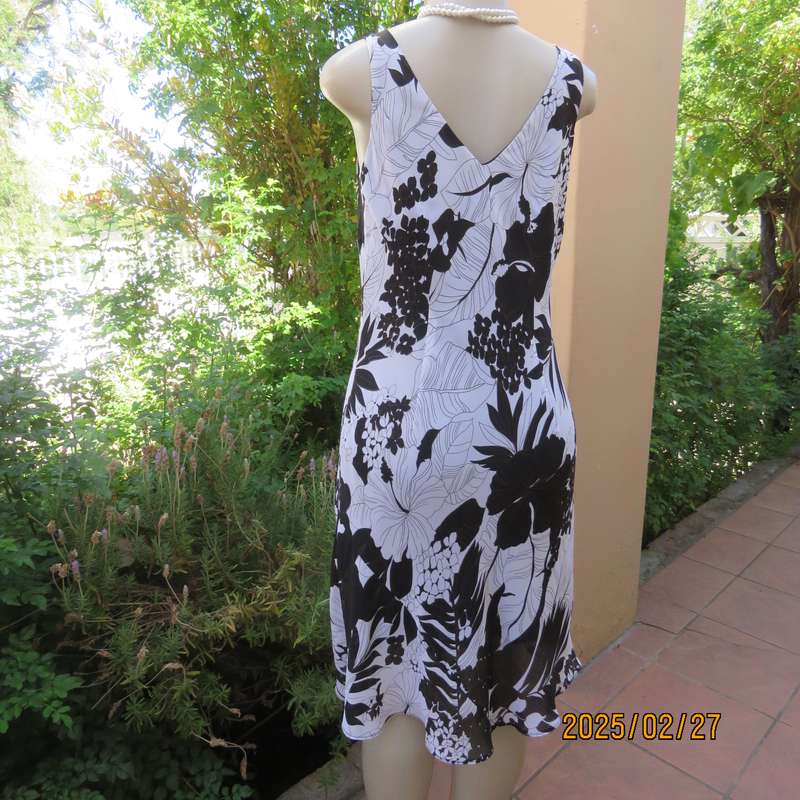 EXACT summer sleeveless black-white floral sheer polyester lined dress. Size 36. Cowl neckline.