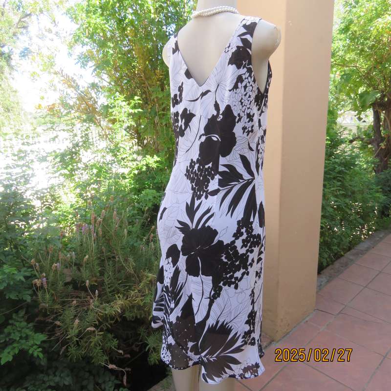 EXACT summer sleeveless black-white floral sheer polyester lined dress. Size 36. Cowl neckline.