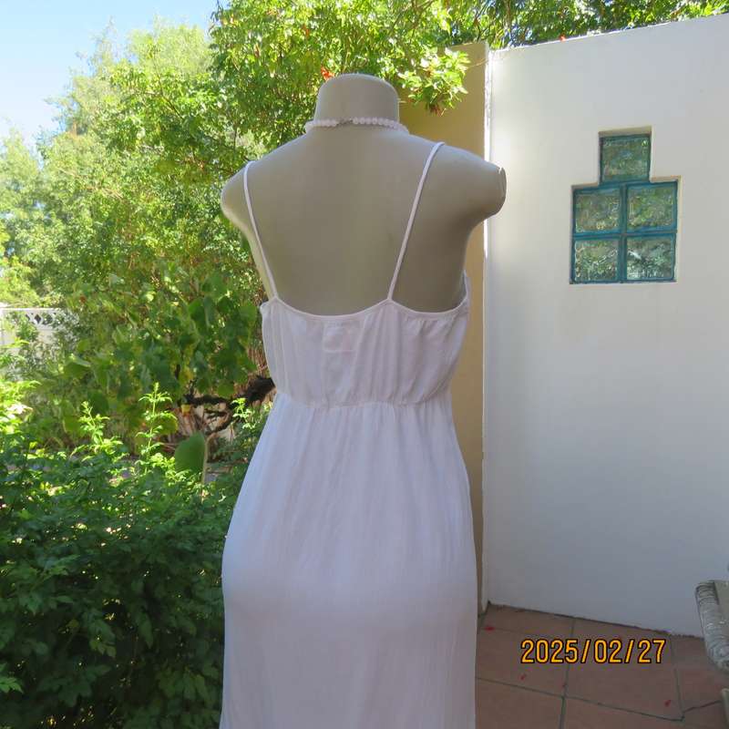 Fabulous white slightly creased cotton maxi dress by FRESH PRODUCE. Large 38 to 40. Strappy top.