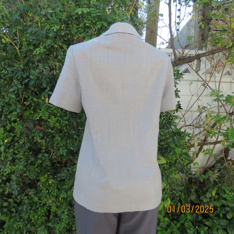 Silver grey mottled polyester short sleeve tailored jacket by NEW ERA size 34. Yoked front. As new