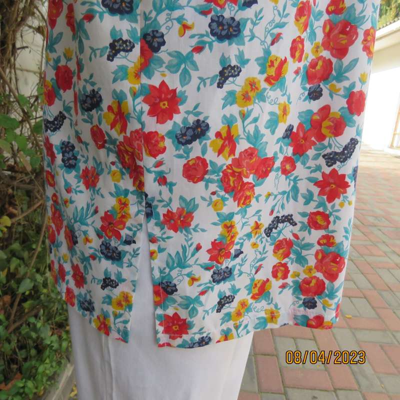 Boutique made white floral button down top in red-blue-yellow. Size 40