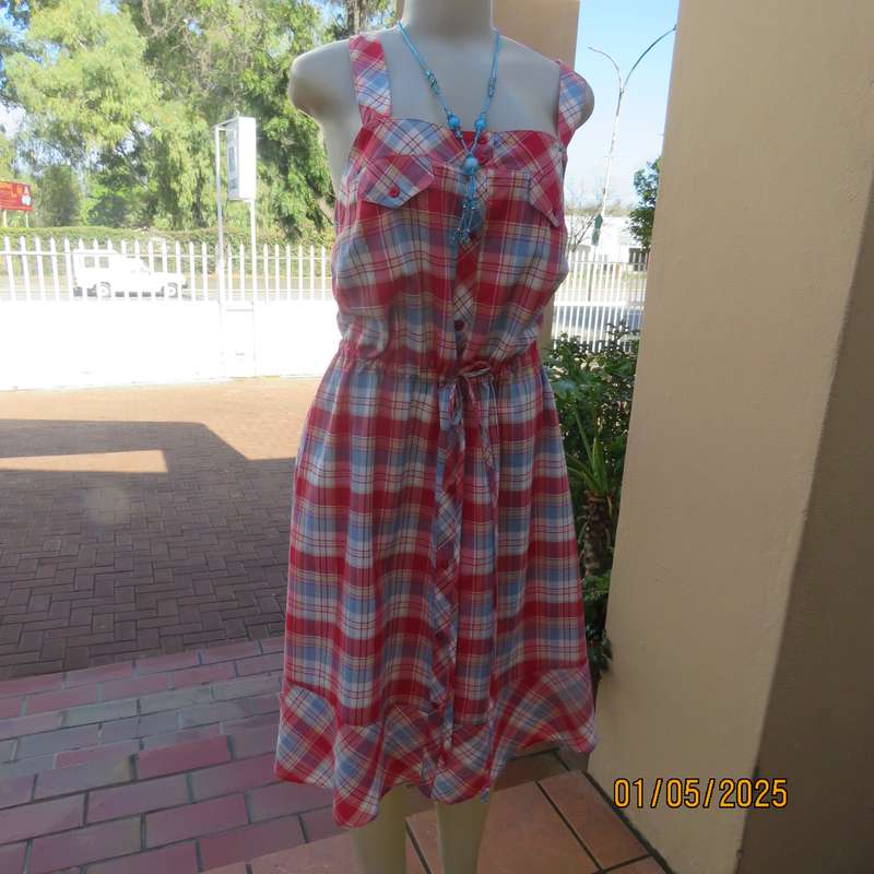 Chic crimson/blue/white check dress for summer by DONNA CLAIRE size 42. Brand new condition.