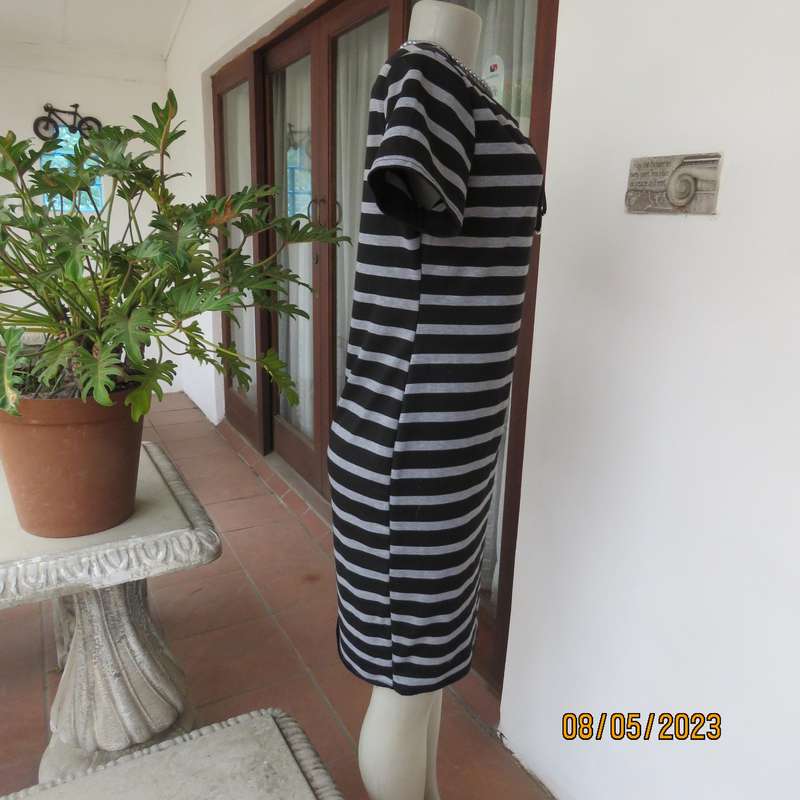 Black and silvergrey horizontal striped shift cotton stretch dress size 36