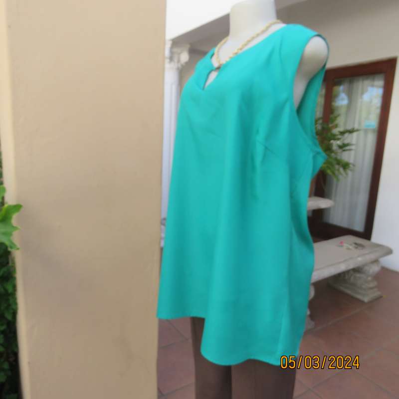 FASHION EXPRESS size 46 emerald green slip over sleeveless top. Round neck with short V-buckle