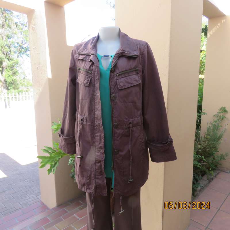 Beautiful structured chocolate brown all seasons 100% cotton jacket. By WOOLWORTHS size 38. As new,