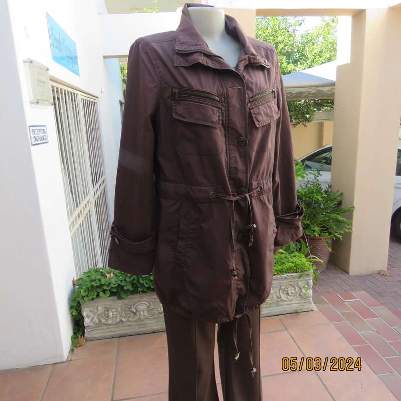 Beautiful structured chocolate brown all seasons 100% cotton jacket. By WOOLWORTHS size 38. As new,