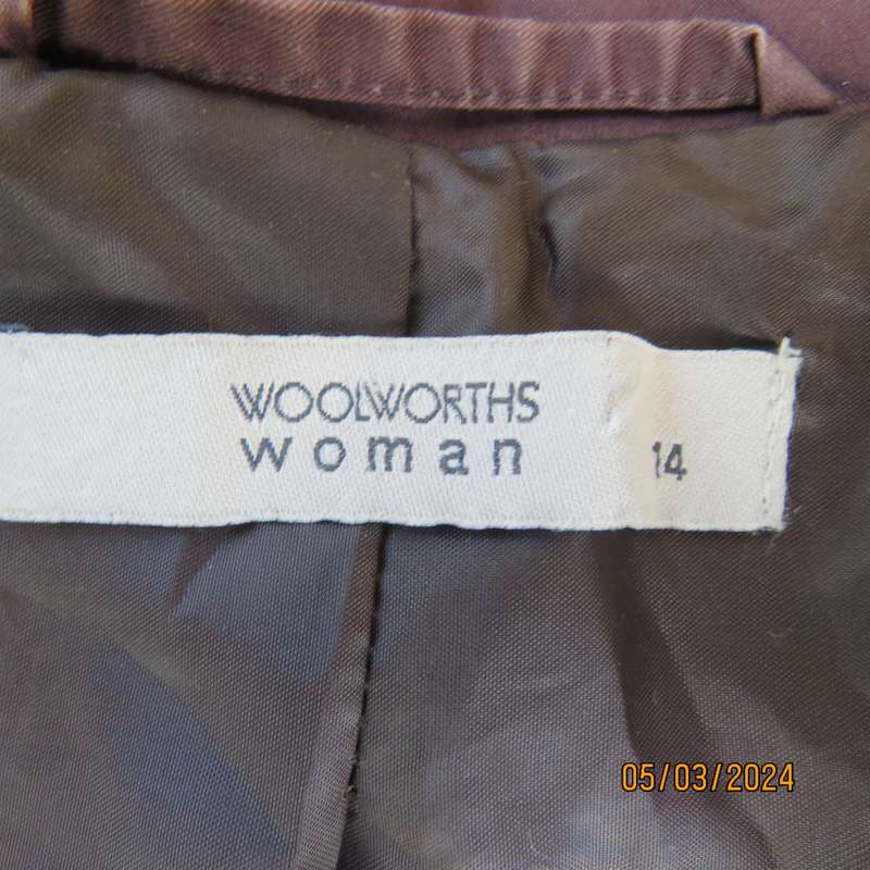 Beautiful structured chocolate brown all seasons 100% cotton jacket. By WOOLWORTHS size 38. As new,