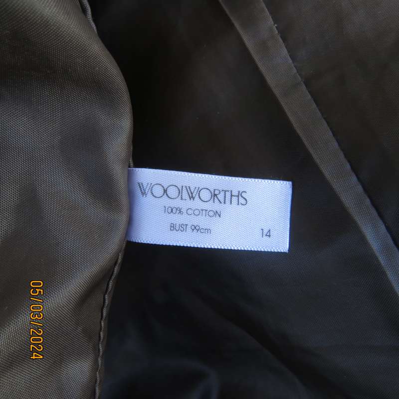 Beautiful structured chocolate brown all seasons 100% cotton jacket. By WOOLWORTHS size 38. As new,