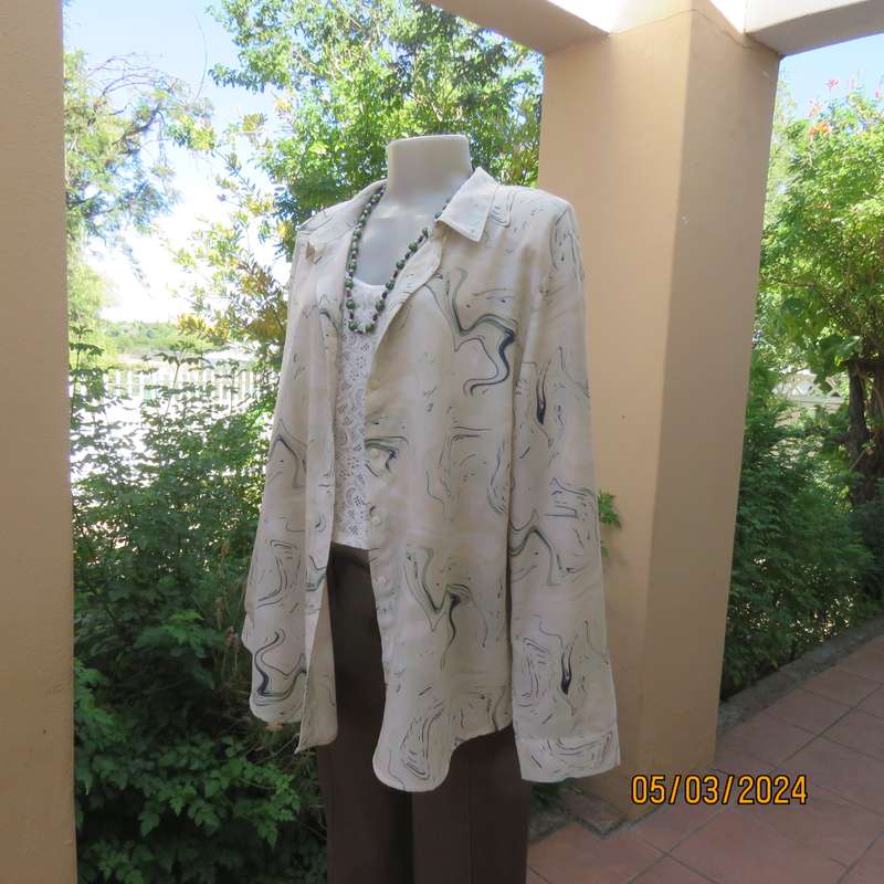 Oversized long sleeve size 46 marble patterned shirt in greens and cream . Button down -shirt collar
