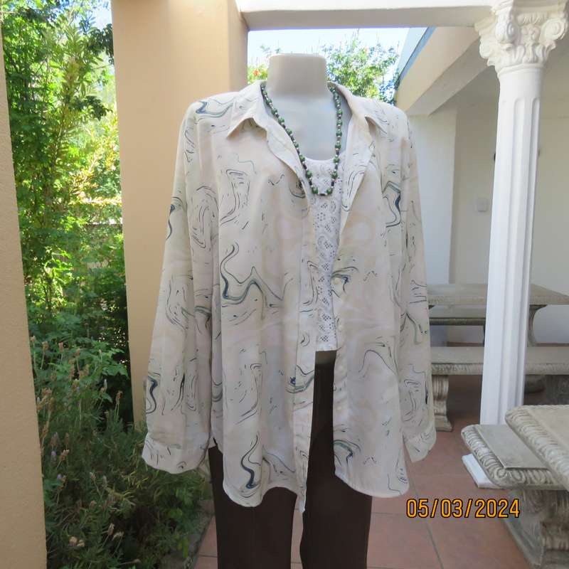 Oversized long sleeve size 46 marble patterned shirt in greens and cream . Button down -shirt collar