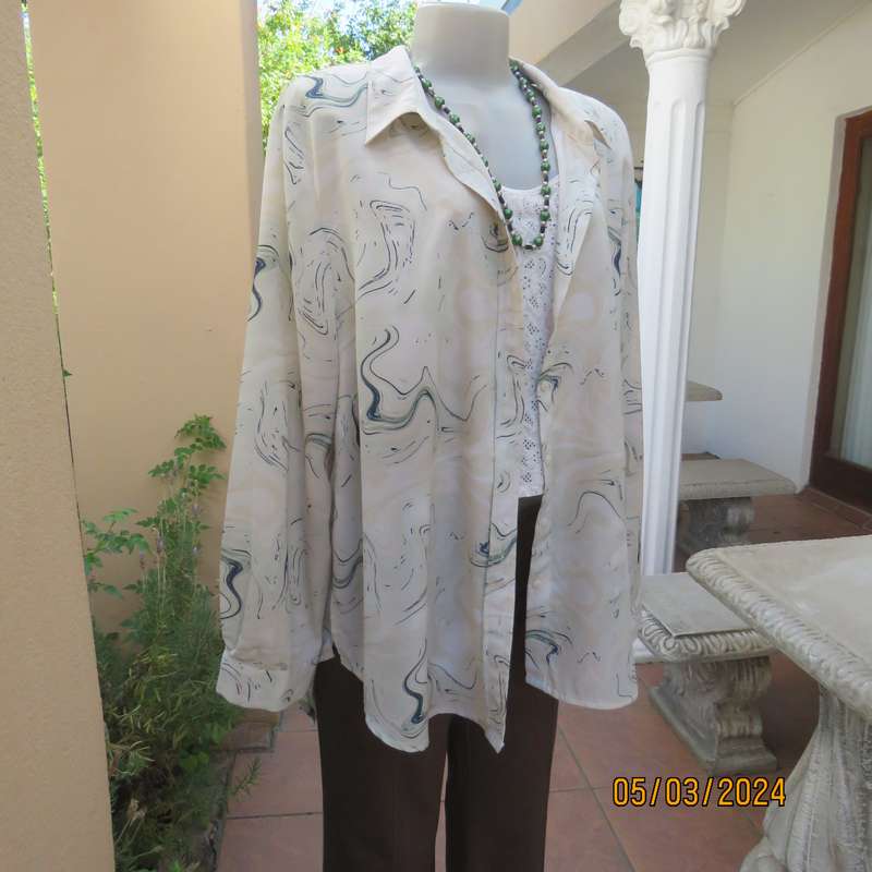 Oversized long sleeve size 46 marble patterned shirt in greens and cream . Button down -shirt collar