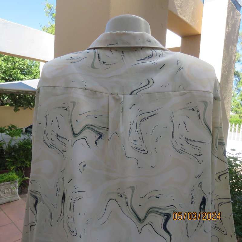 Oversized long sleeve size 46 marble patterned shirt in greens and cream . Button down -shirt collar