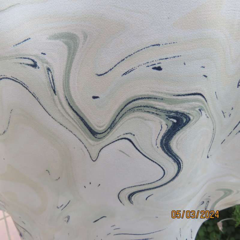 Oversized long sleeve size 46 marble patterned shirt in greens and cream . Button down -shirt collar