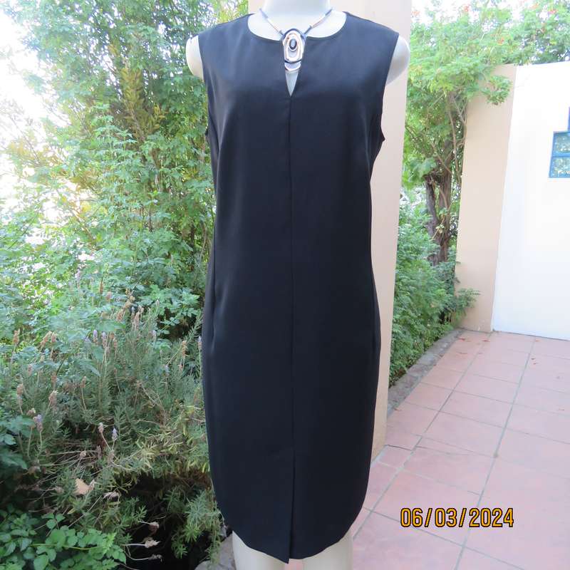 Elegant WOOLWORTHS black fully lined sheath polyester sleeveless dress. Size 38. As new condition.