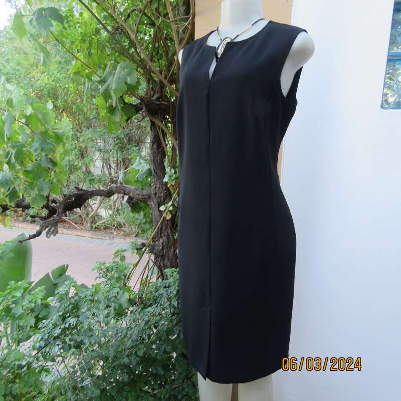Elegant WOOLWORTHS black fully lined sheath polyester sleeveless dress. Size 38. As new condition.