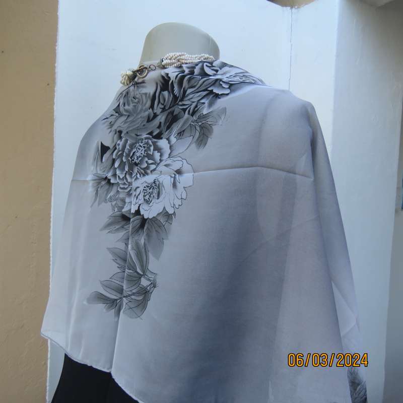 Tastefully printed smoke grey scarf with floral design in shades of grey, Size 150cm x 50cm. New