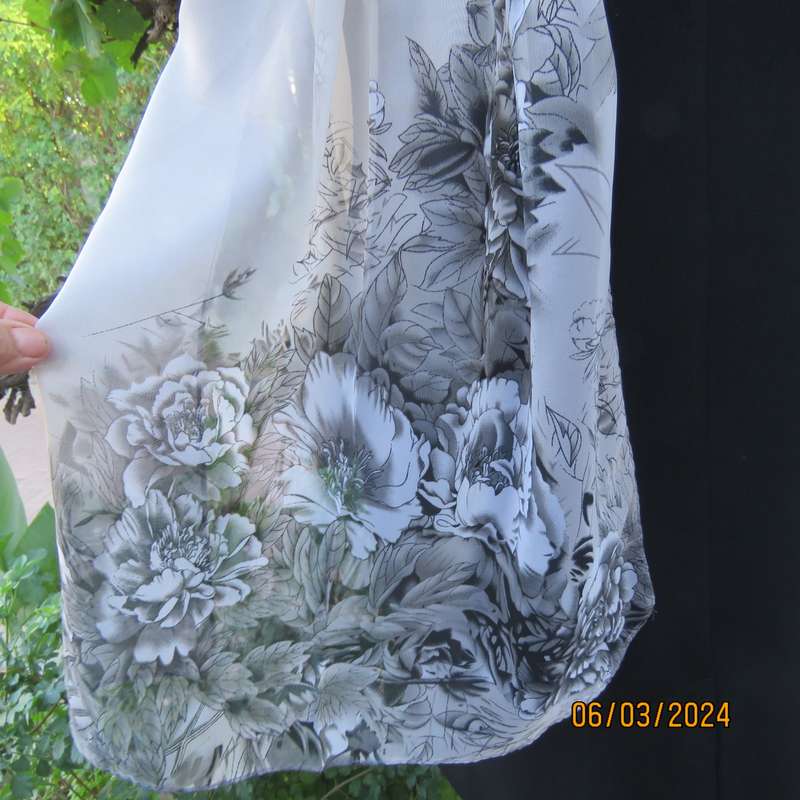 Tastefully printed smoke grey scarf with floral design in shades of grey, Size 150cm x 50cm. New
