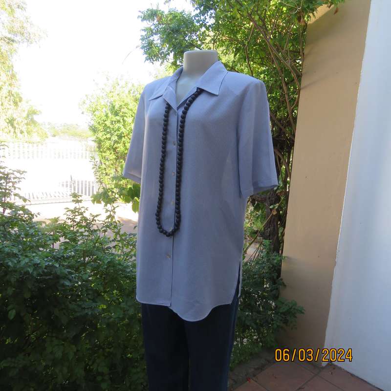 CAREER wear blue-white fine check polyester top. Short sleeves. Size 40. Button down-shirt collar.