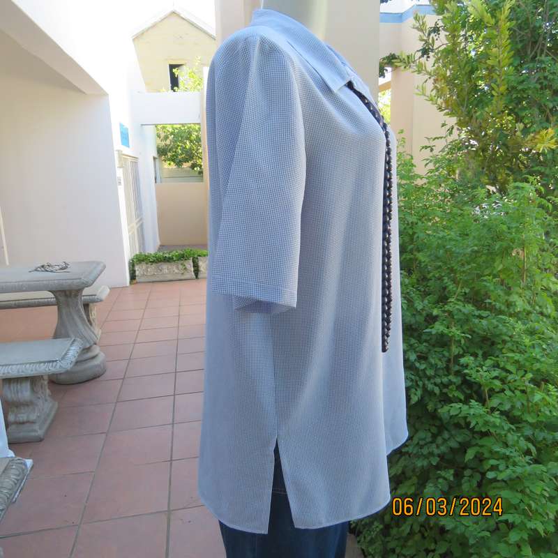 CAREER wear blue-white fine check polyester top. Short sleeves. Size 40. Button down-shirt collar.